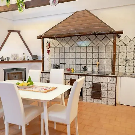 Casa Lalu - Rustic With Stunning Views Apartament